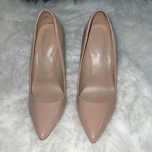 Nude Pumps